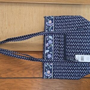 NWT - VERA BRADLEY SMALL TOTE BAG in PERENNIAL BUDS pattern- 6 inside pockets